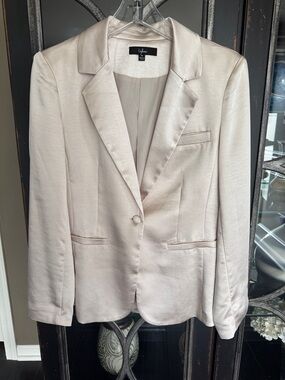 Lulu's size M Pale Blush Satin Single-Button Blazer